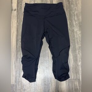 Lululemon blk capri ruched leggings size 6